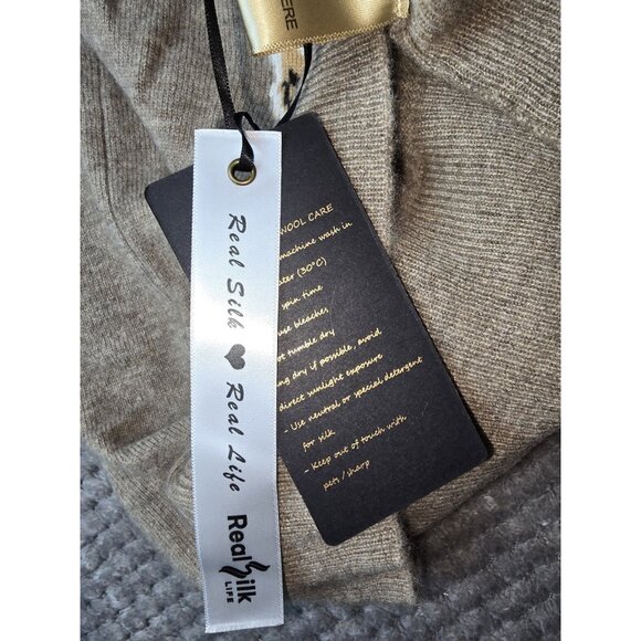 NWT 100% Cashmere Tiger Intarsia Crew Neck Sweater Beige S/M Luxury Knit - Picture 8 of 8